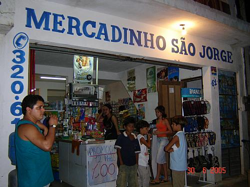 Mercadinho assaltado no bairro do Jacintinho